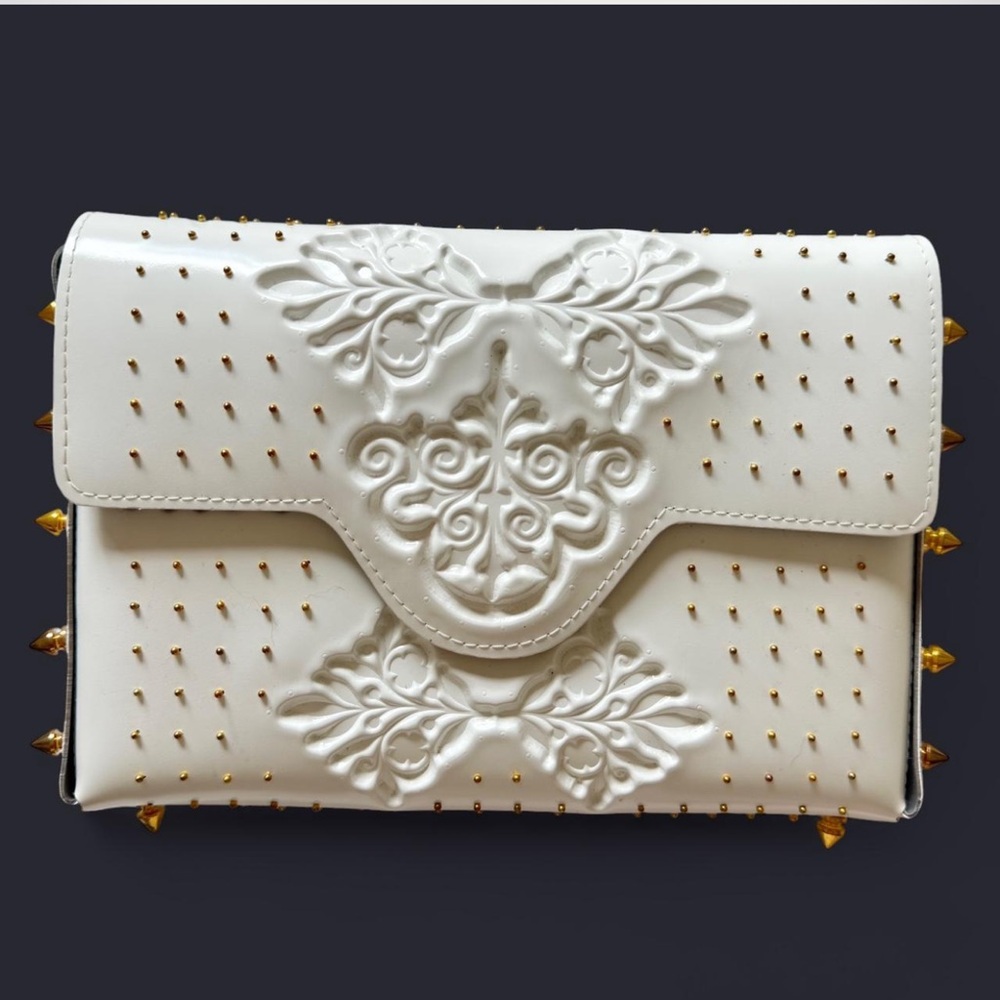 MeDusa Elegant White and Gold Embossed Clutch